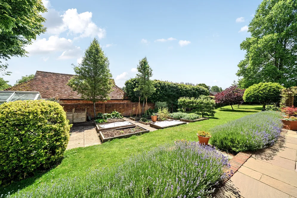 Itchel Lane, Crondall, Farnham, GU10 photo 25