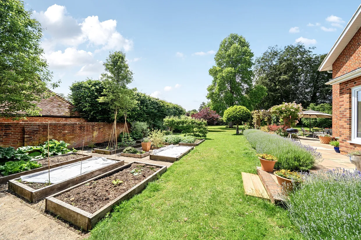Itchel Lane, Crondall, Farnham, GU10 photo 26