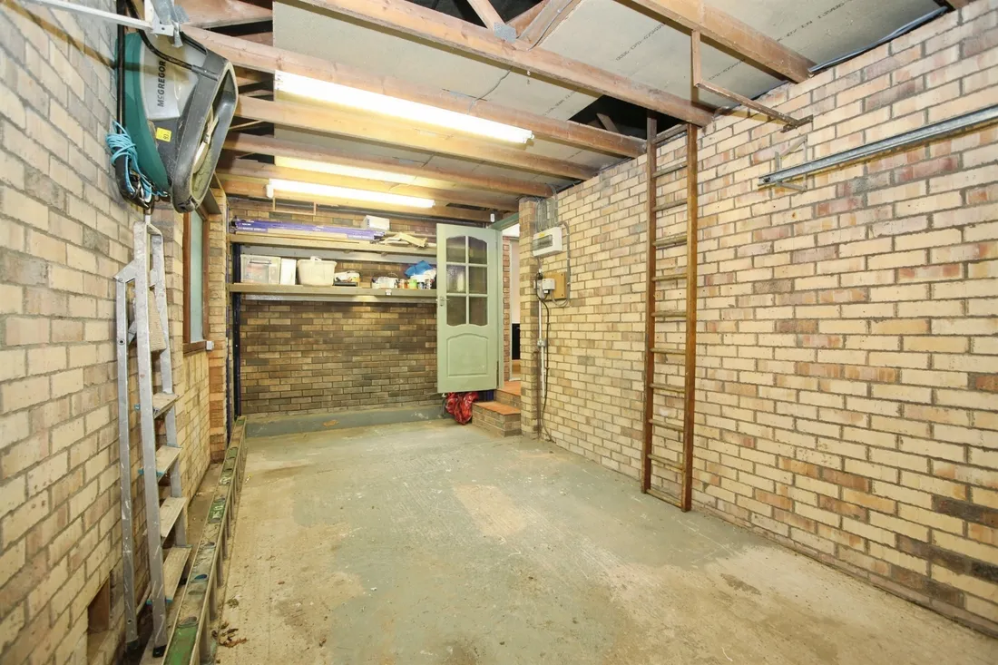 Property photo 32