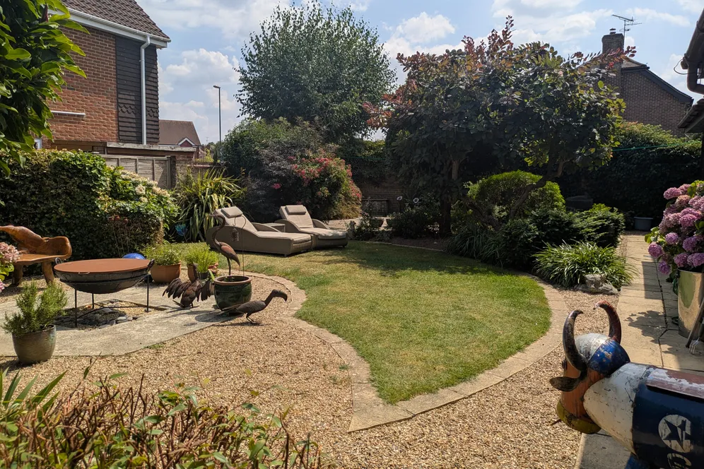 Winterbourne, Horsham, RH12 photo 11