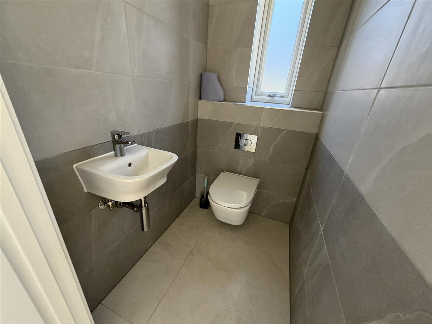 Avon Close, Daventry Image 6