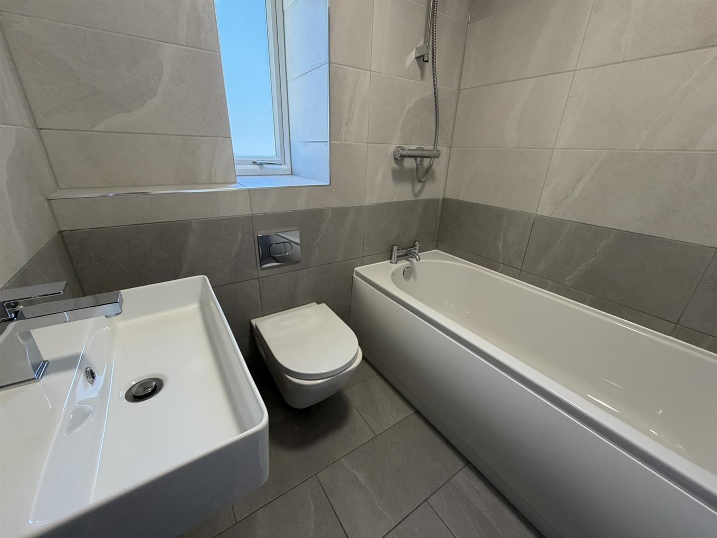 Avon Close, Daventry Image 11