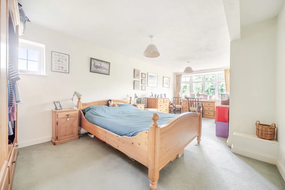 Spinfield Lane, Marlow, SL7 photo 11