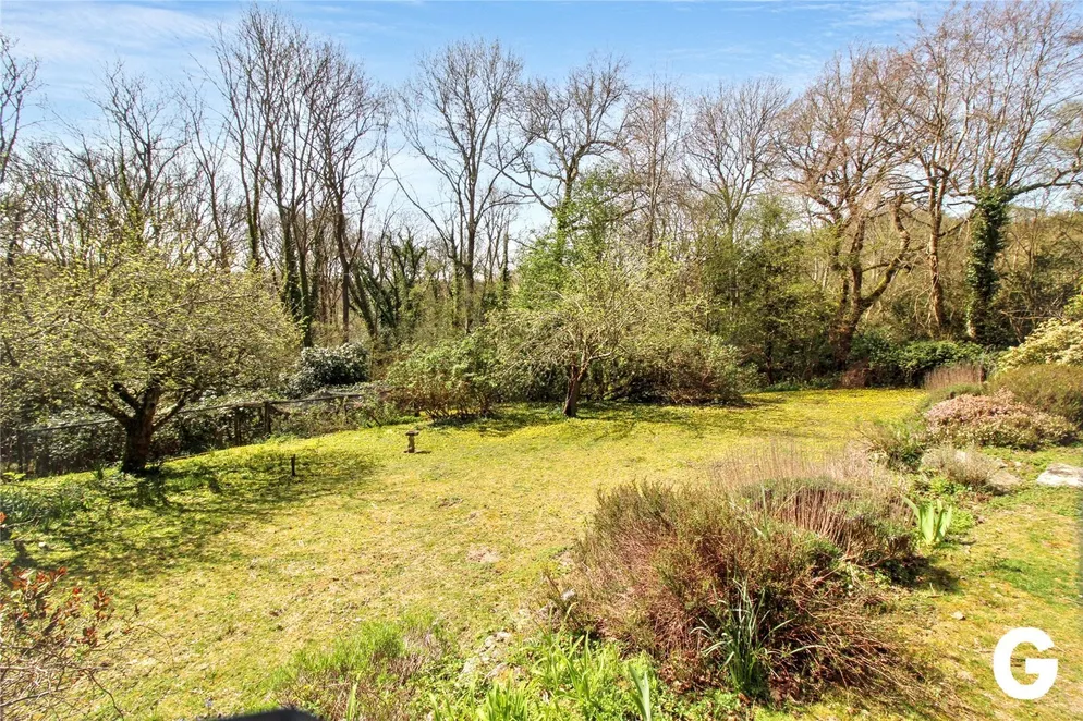 Property carousel item 12
