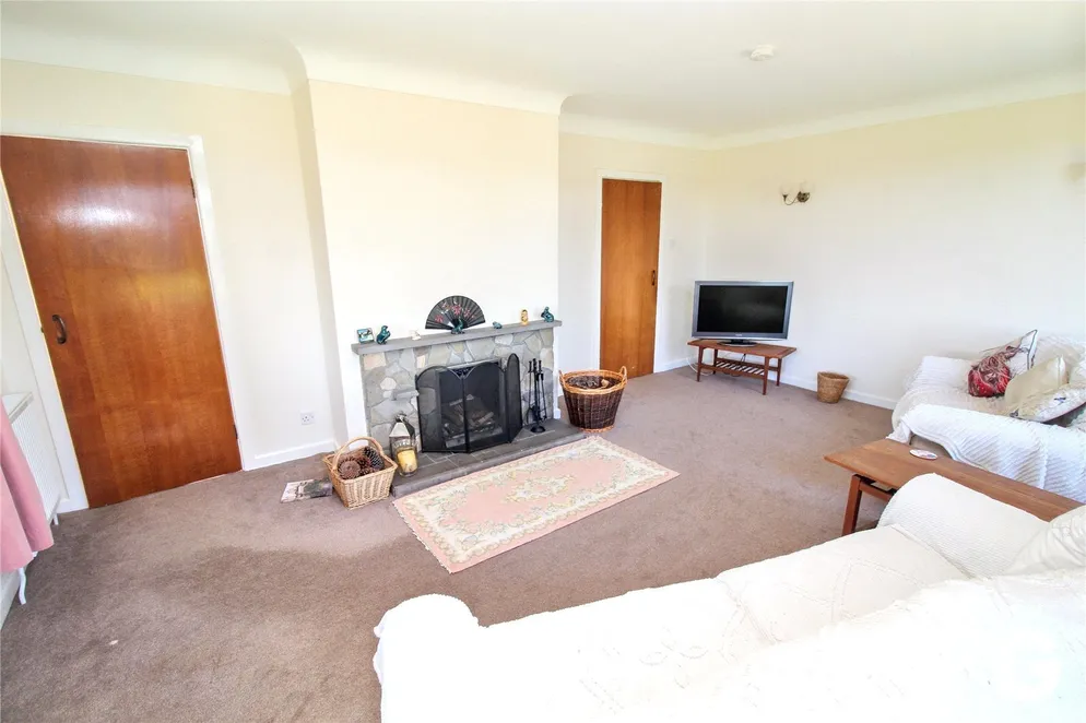 Property carousel item 8