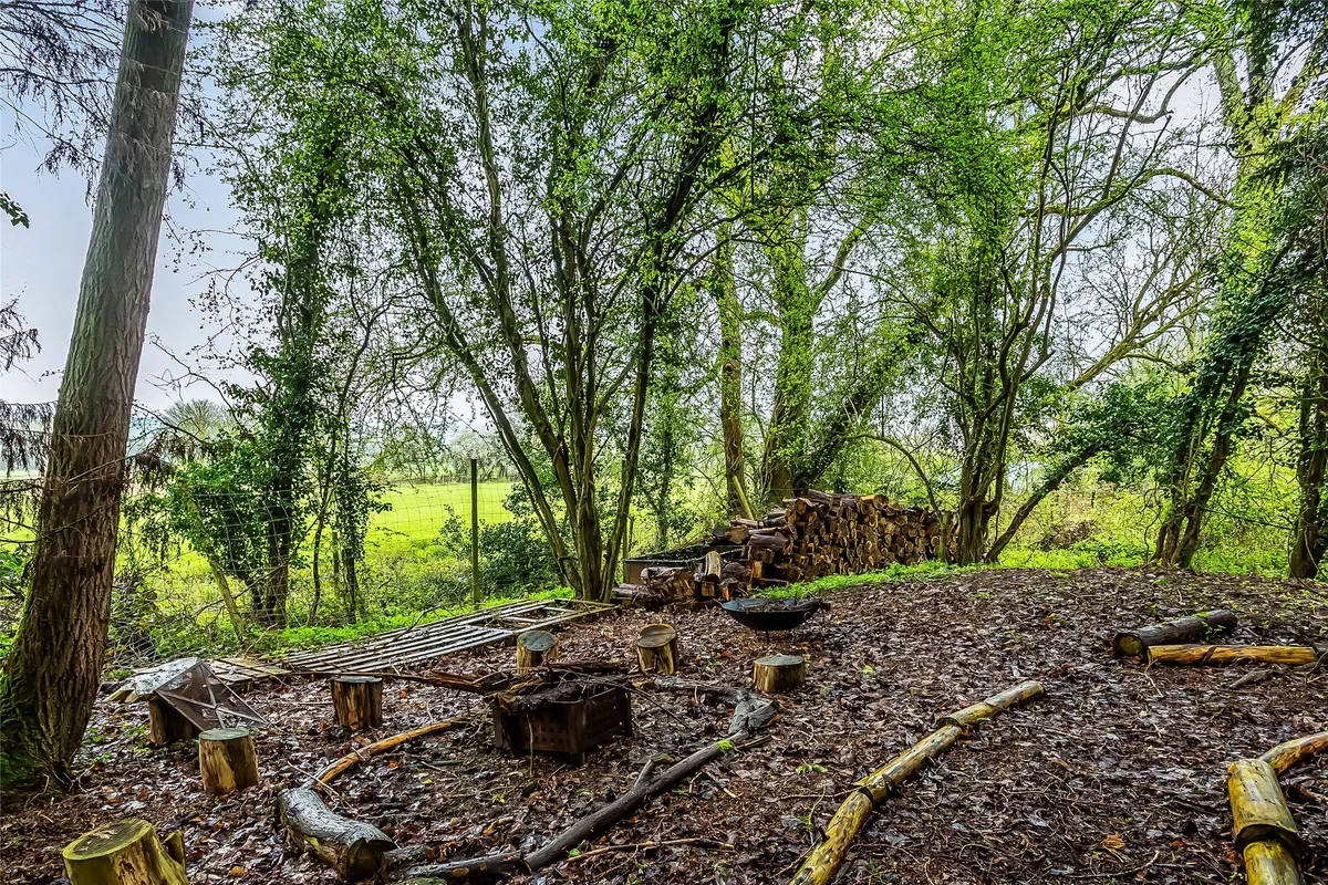 London Road, Westerham, TN16