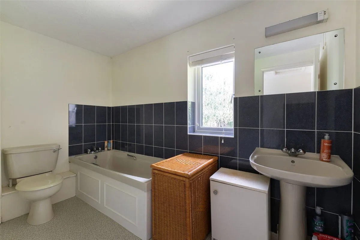 Pond Road, Bramley, RG26