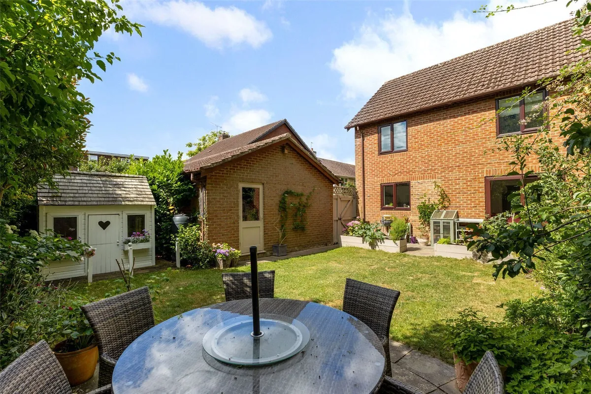 Pond Road, Bramley, RG26