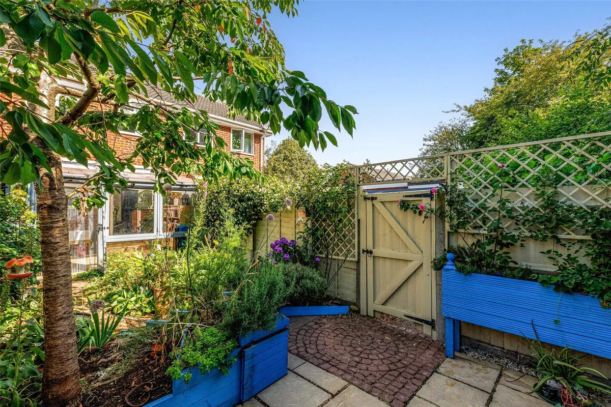 Porter Road, Basingstoke, RG22