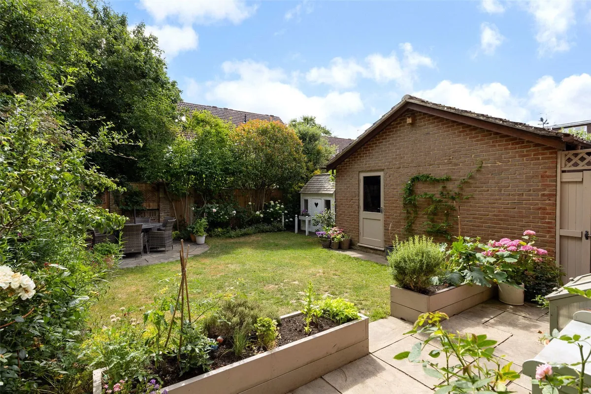 Pond Road, Bramley, RG26