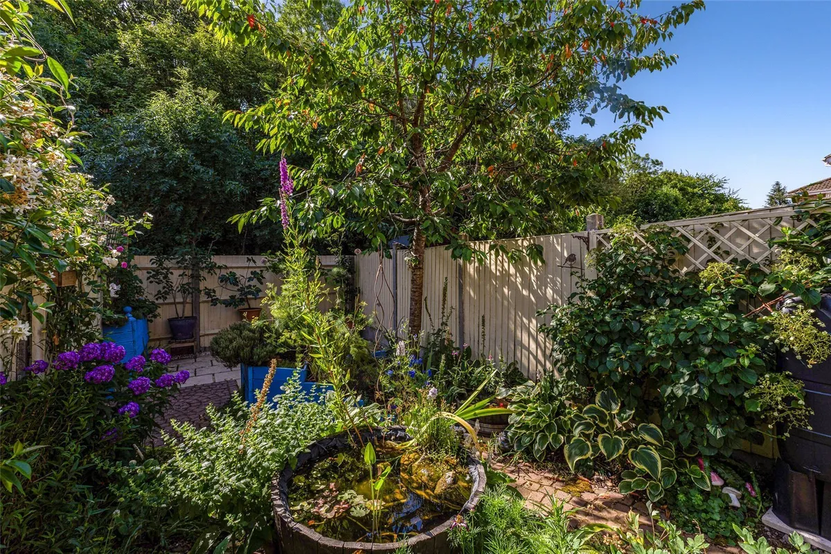 Porter Road, Basingstoke, RG22