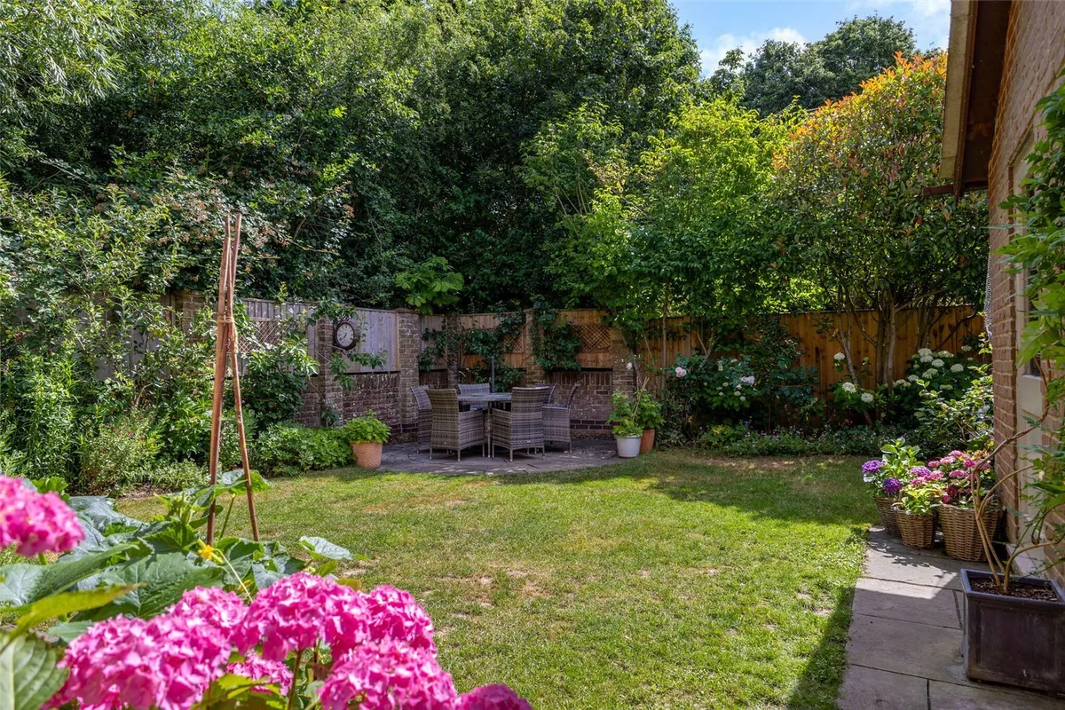 Pond Road, Bramley, RG26