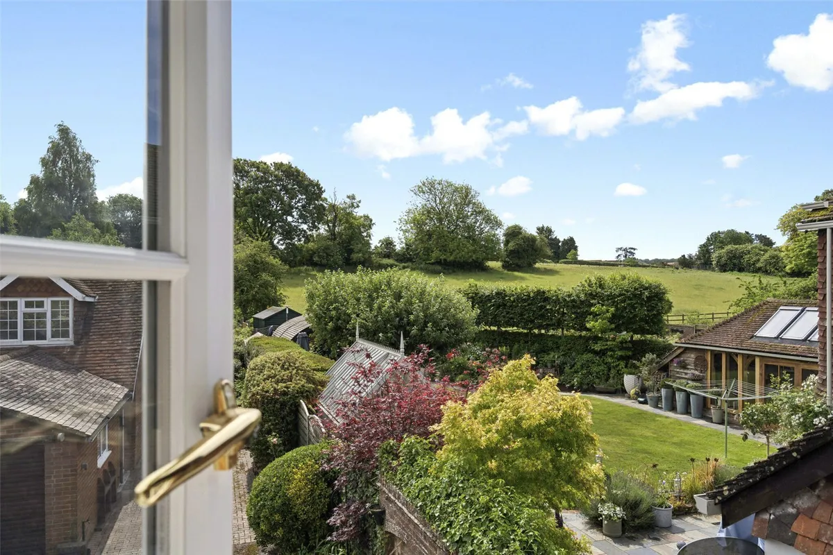 Farleigh Cottage, Cliddesden, RG25