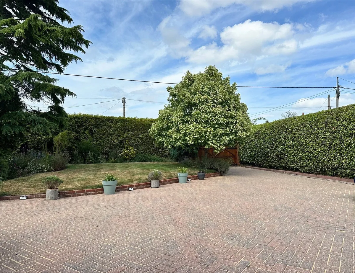 Hatch Lane, Old Basing, RG24