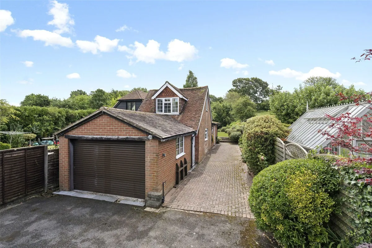 Farleigh Cottage, Cliddesden, RG25