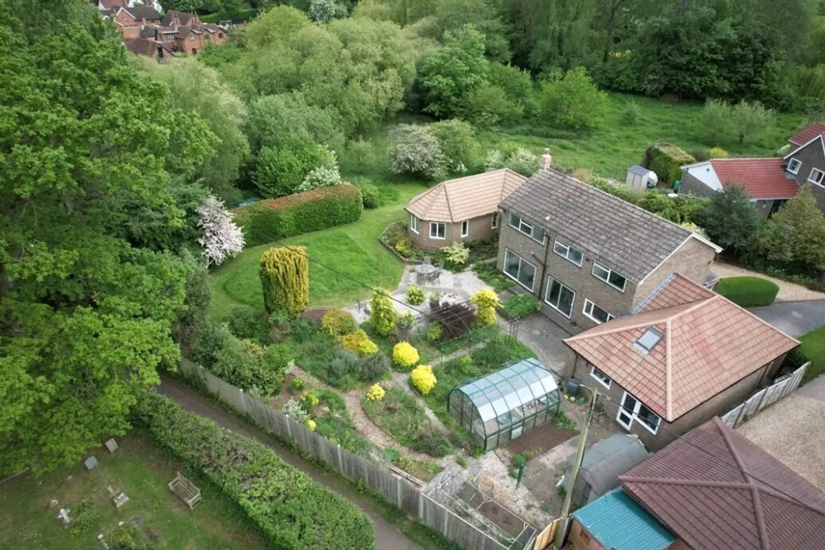 Bournefield, Sherborne St John, RG24