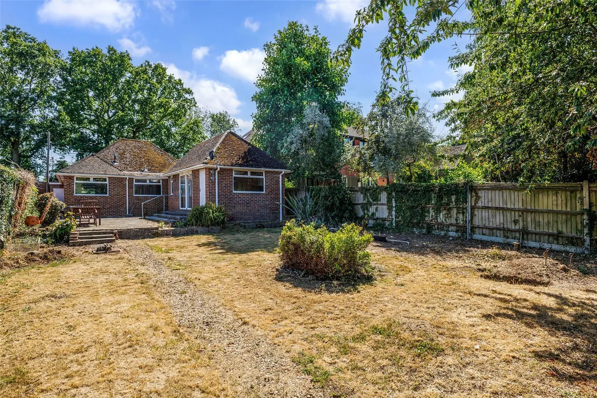 Pack Lane, Kempshott, RG22
