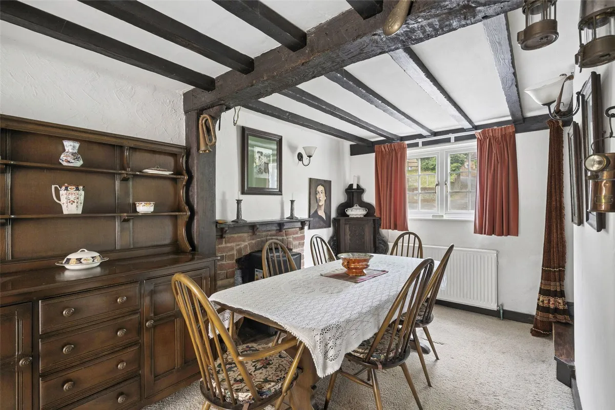 Farleigh Cottage, Cliddesden, RG25