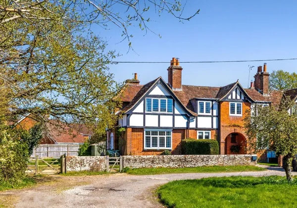 Wheelers Court Cottages, Sherfield-on-Loddon, RG27