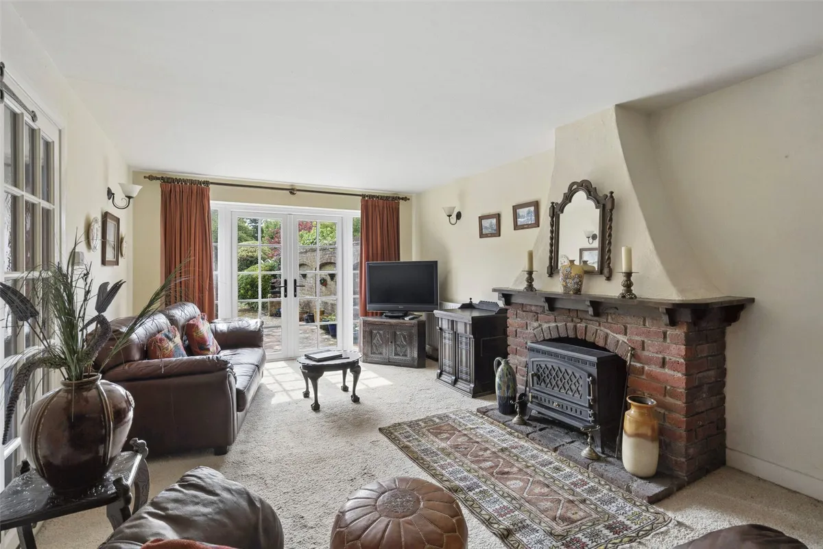Farleigh Cottage, Cliddesden, RG25
