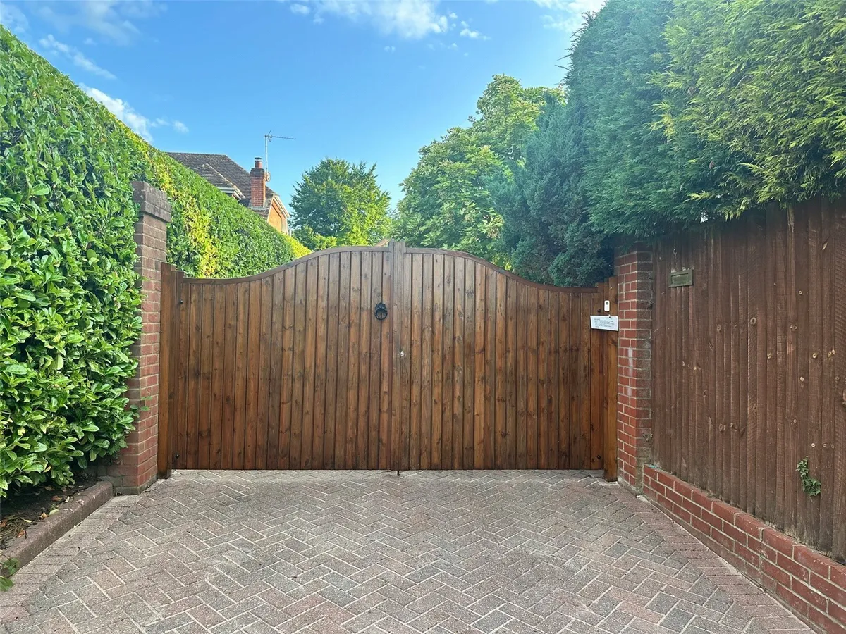 Hatch Lane, Old Basing, RG24