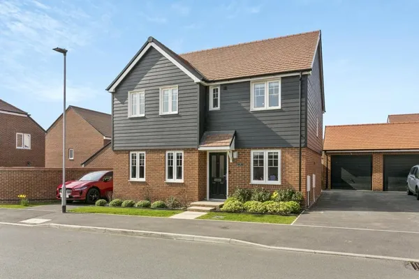 Westlake Gardens, Bramley, RG26