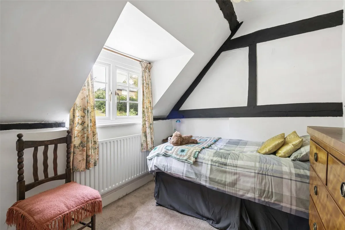 Farleigh Cottage, Cliddesden, RG25