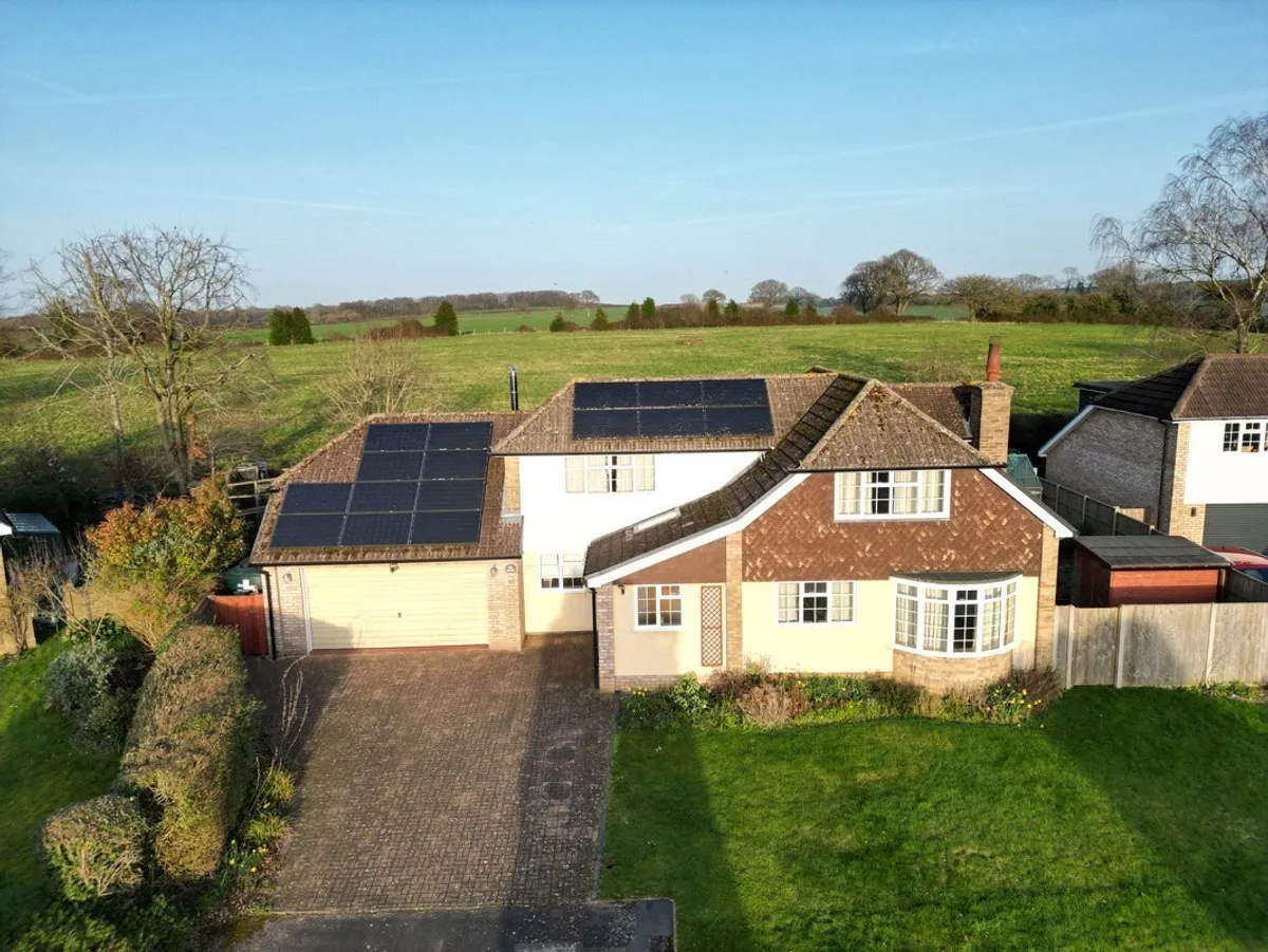 Hill House, North Waltham, RG25