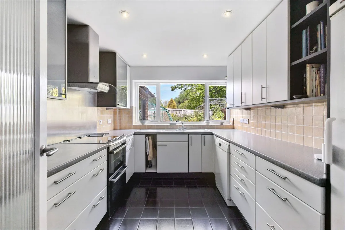 Bournefield, Sherborne St John, RG24