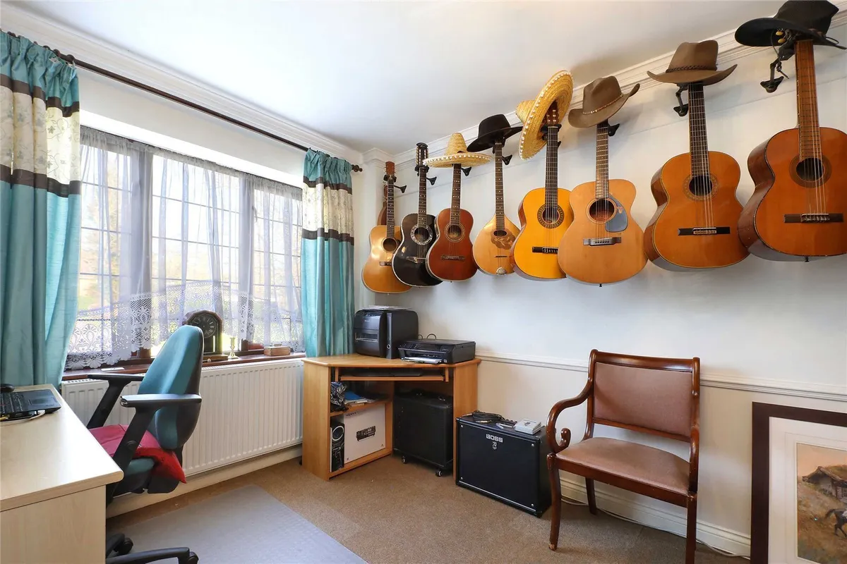 Boars Bridge House, Little London, RG26