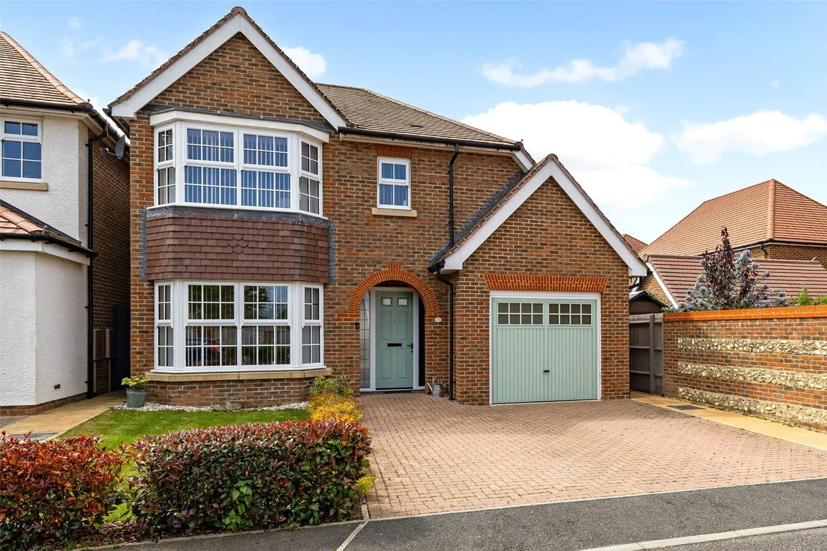 Runcie Crescent, Basingstoke, RG23
