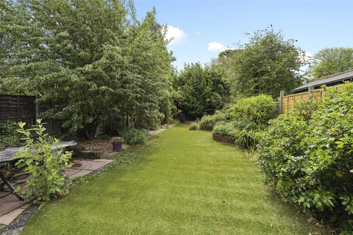 Farleigh Cottage, Cliddesden, RG25