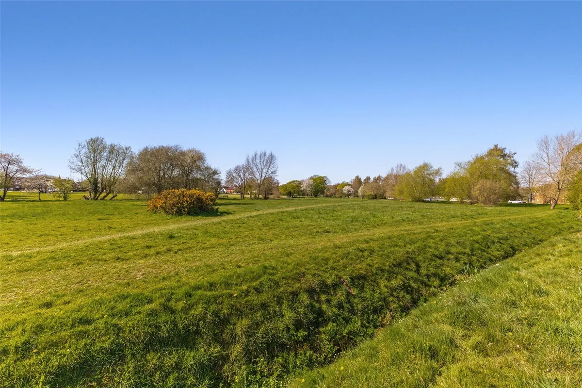 Wheelers Court Cottages, Sherfield-on-Loddon, RG27