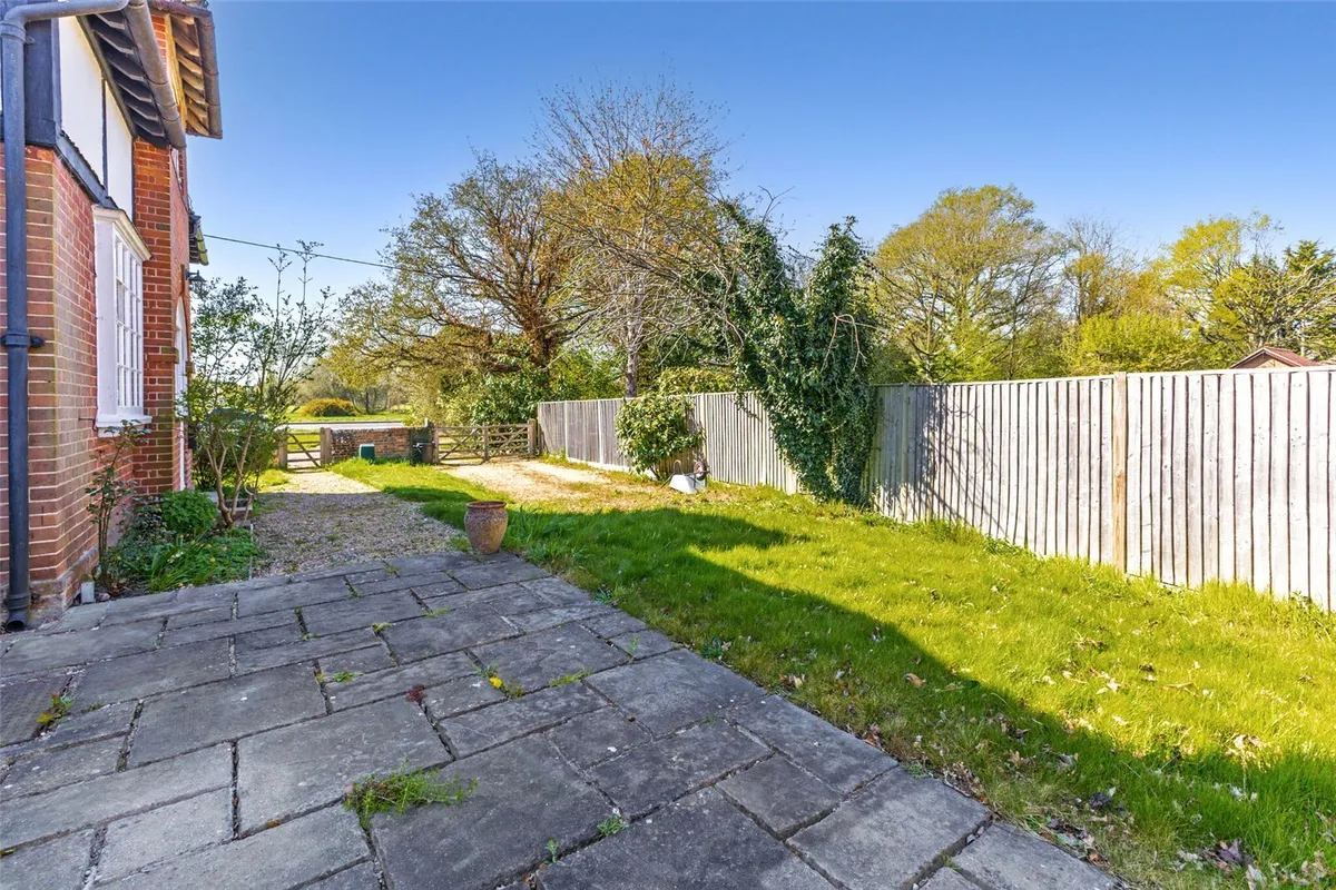 Wheelers Court Cottages, Sherfield-on-Loddon, RG27