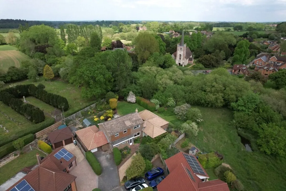 Bournefield, Sherborne St John, RG24