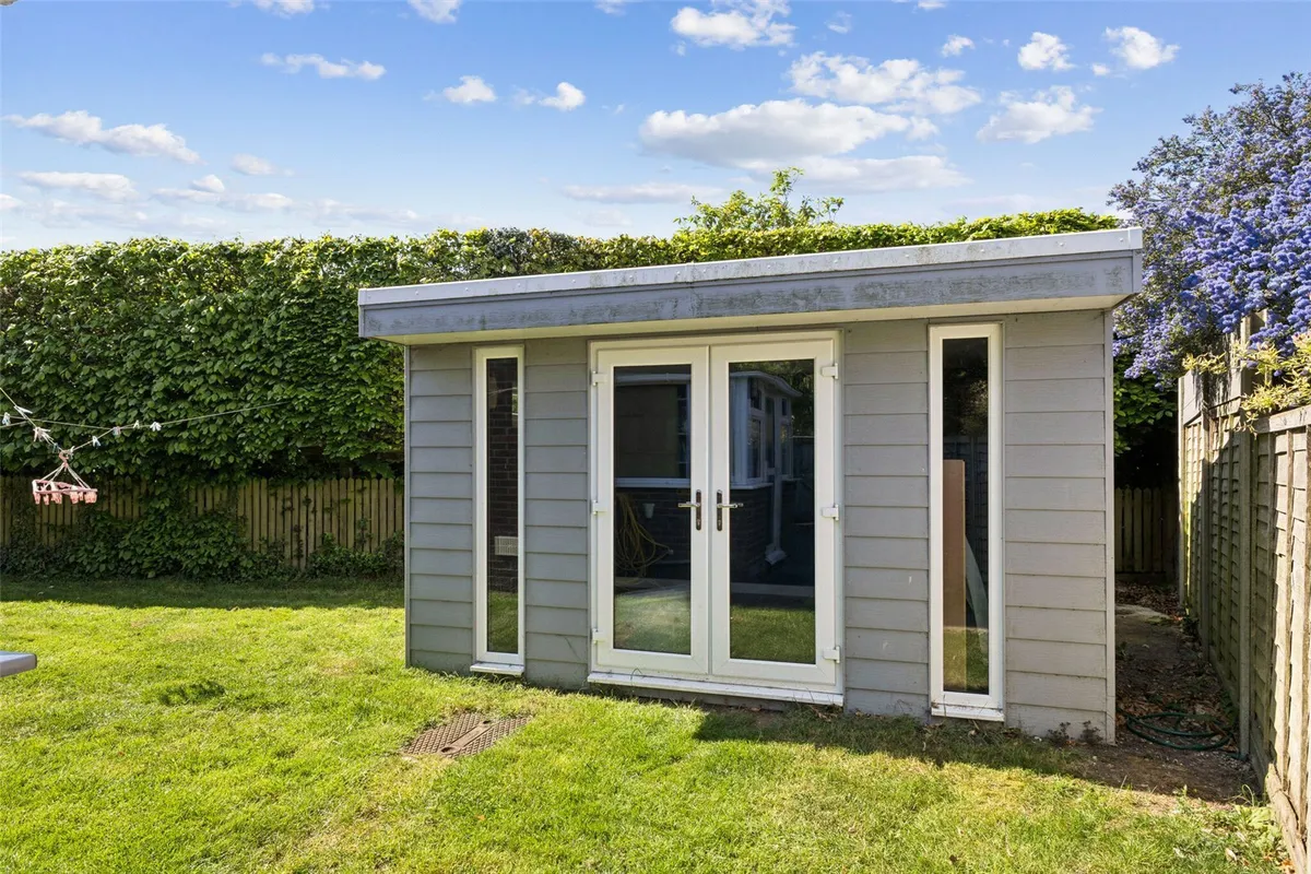 Northfield Road, Sherfield On Loddon, RG27