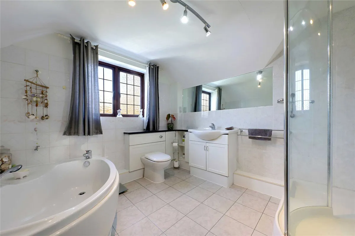 Boars Bridge House, Little London, RG26