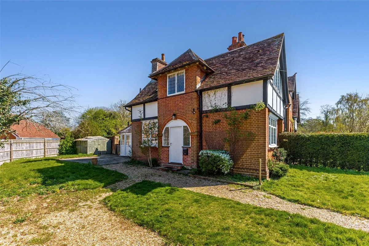 Wheelers Court Cottages, Sherfield-on-Loddon, RG27