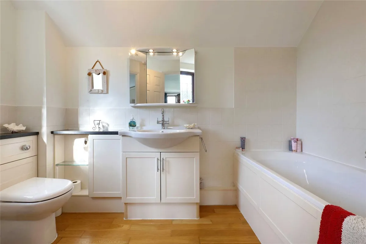 Boars Bridge House, Little London, RG26