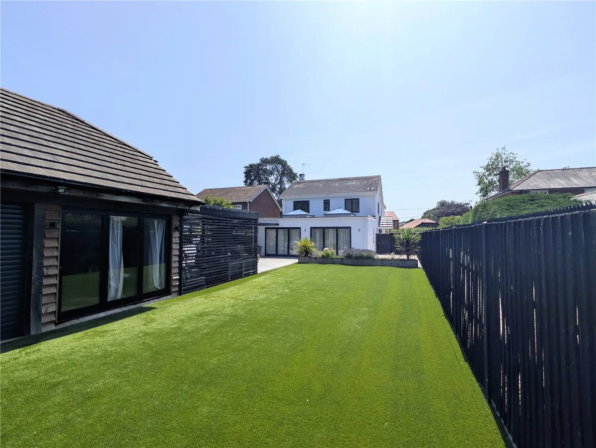 New Road, Pamber Green, RG26