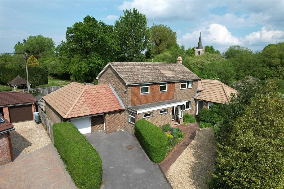 Bournefield, Sherborne St John, RG24