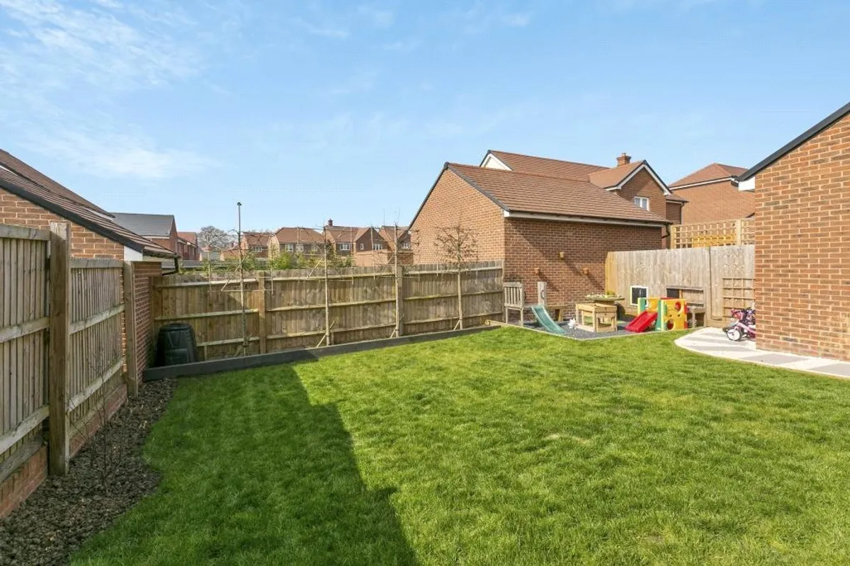 Westlake Gardens, Bramley, RG26