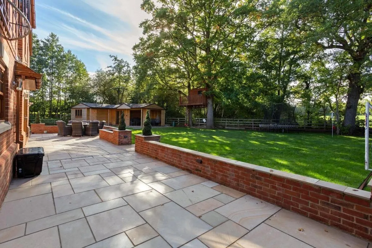 Hatherley House, Pamber End, RG26