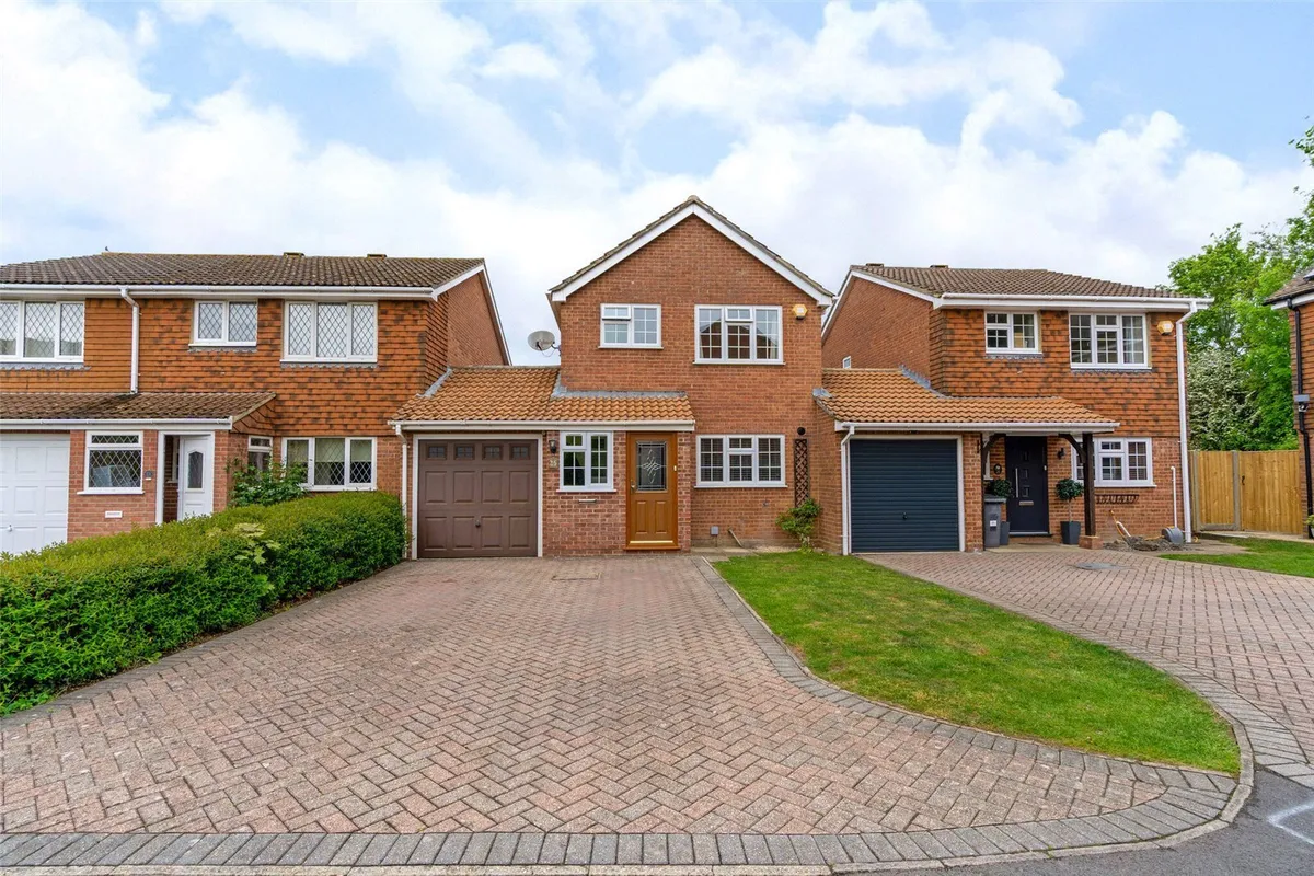 Woodside Gardens, Chineham, RG24