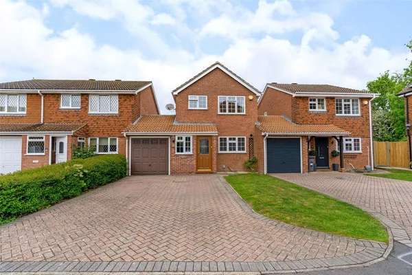 Woodside Gardens, Chineham, RG24