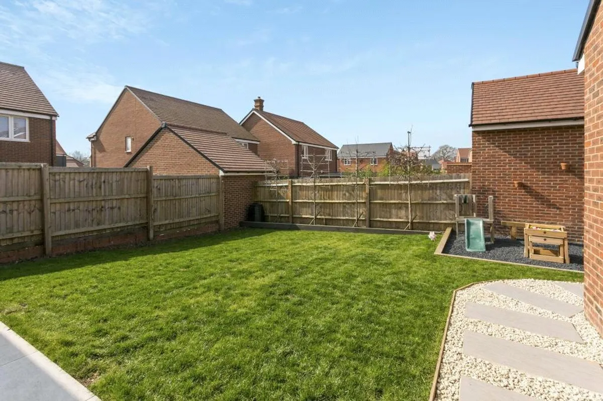 Westlake Gardens, Bramley, RG26