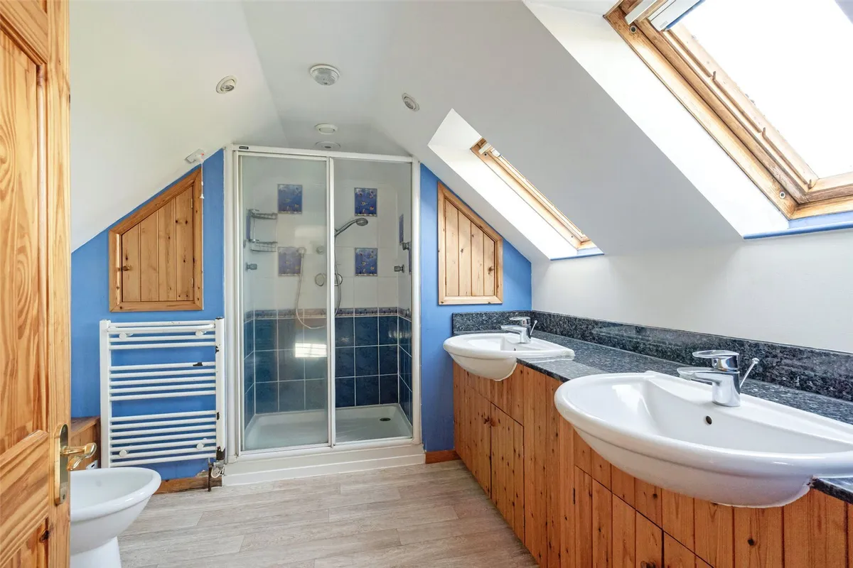 Hill House, North Waltham, RG25