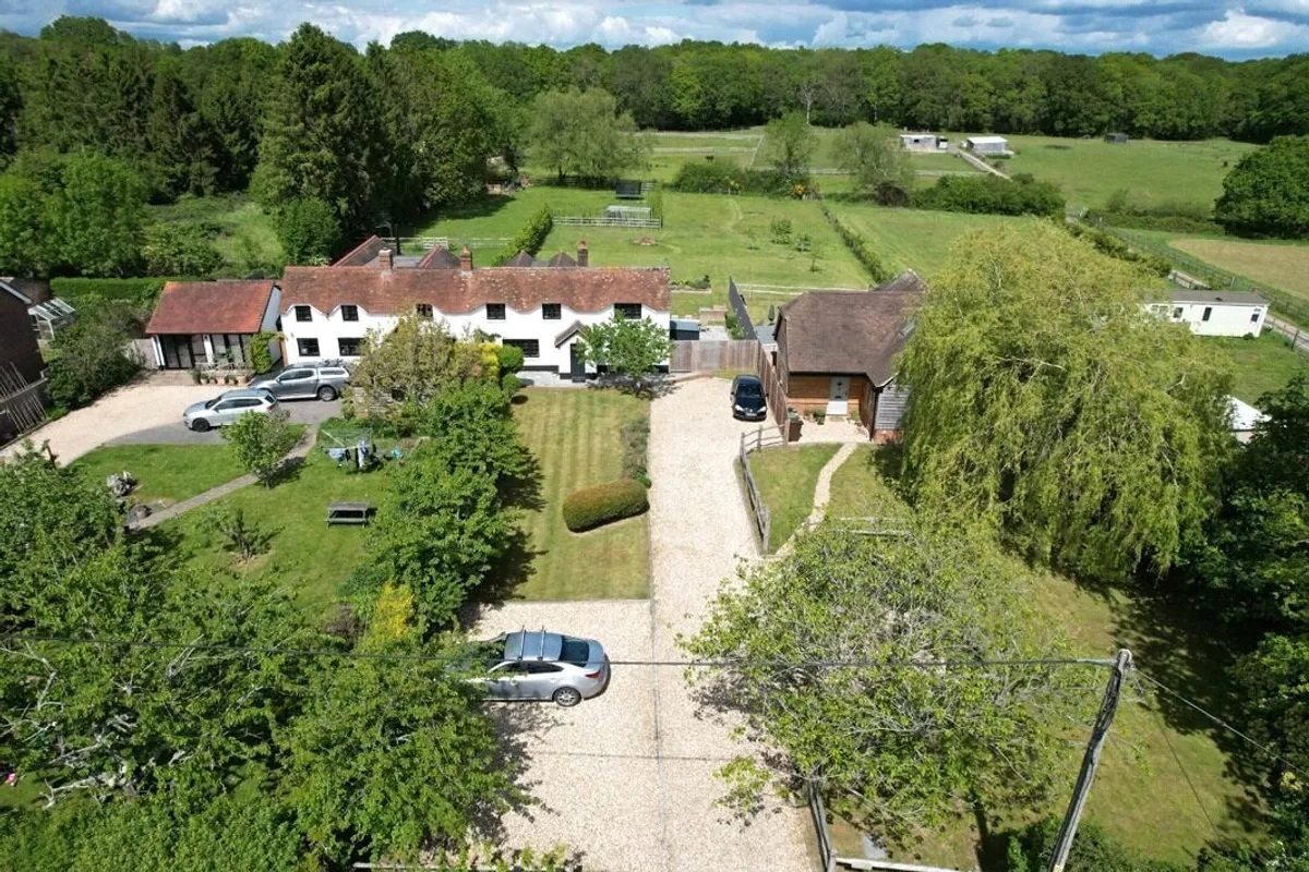 Cherry Tree Cottage, Cherry Tree Cottage, Pamber Green, RG26