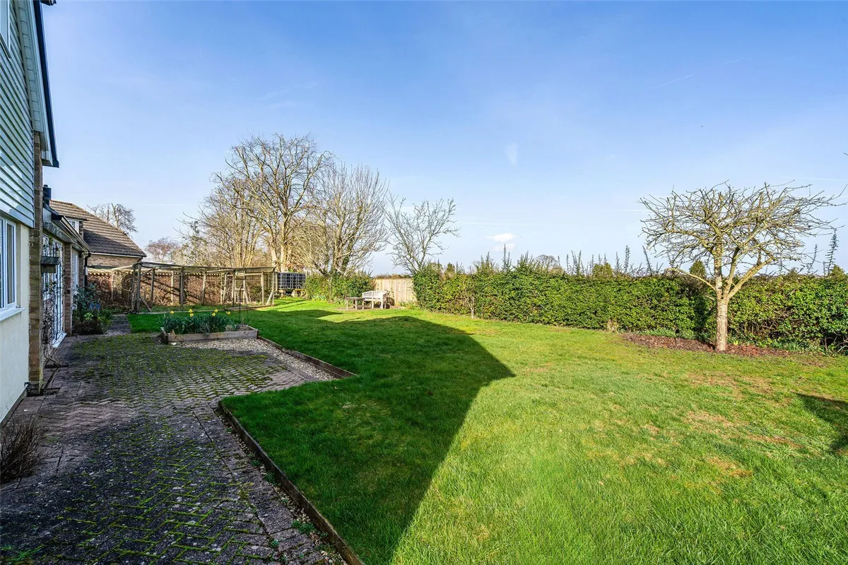Hill House, North Waltham, RG25