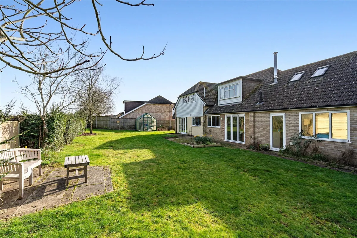 Hill House, North Waltham, RG25
